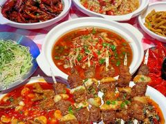 -肥小宝·金牌油焖大虾(襄阳龙虾地标店)