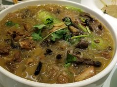 小鸡炖蘑菇-镜泊湖酒家(兴华街金鼎店)
