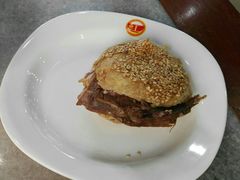 烧饼加肉-壹条龙饭庄台基厂店