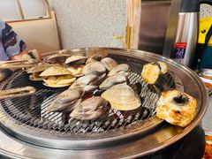 -围炉肉舍•炭烤活鳗•丹东海鲜烤肉(步行街店)