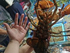 -霞涌市场海鲜摆卖区