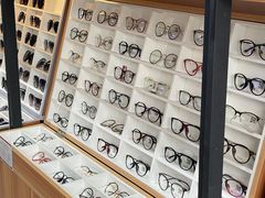 -诺柯视眼镜-蔡司依视路官方工厂店(淞南一店)