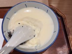 黑芝麻炖牛奶-RUXU入续糖水铺与包(卓悦中心店)