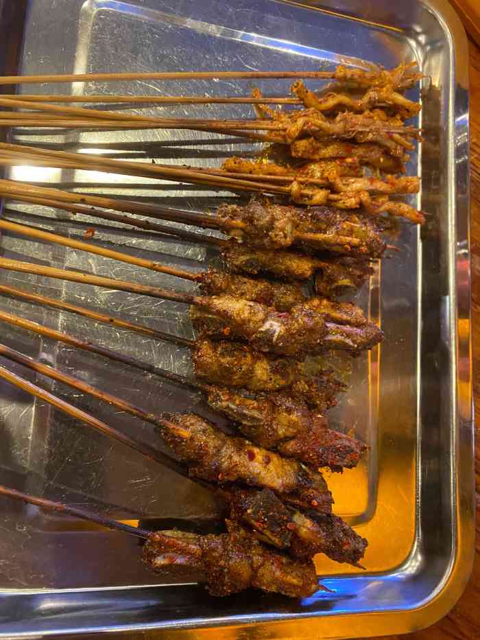 凯凯烧烤(嘉兴路店)-"本地朋友带我来吃烧烤夜宵.味道真的赞! .