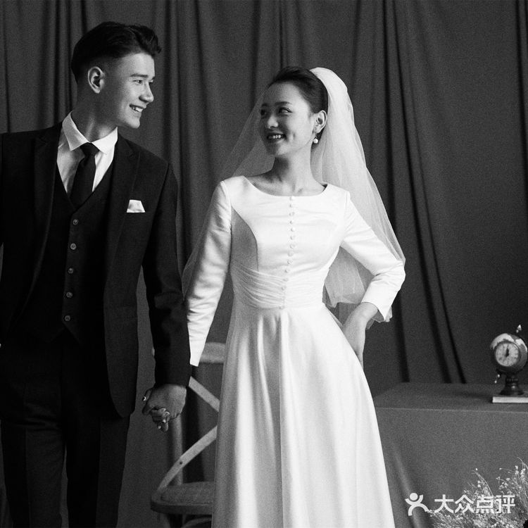 黑白婚纱照，告诉你爱情里的甜蜜 据说