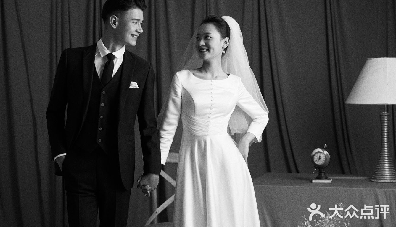 黑白婚纱照，告诉你爱情里的甜蜜 据说