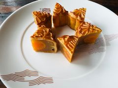 姜汁蛋黄蓮蓉月餅-顺德渔村(华侨城店)