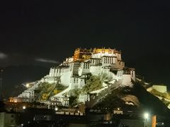 -平措康桑·和牛自助观景餐厅(布达拉宫店)