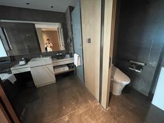 -深圳国际会展中心希尔顿酒店(前海华发冰雪世界店)