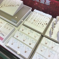-潮宏基珠宝旗舰店(苏宁广场店)
