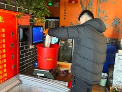 -王老六铁锅炖鱼(华阳路店)