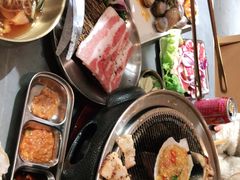 -围炉肉舍•炭烤活鳗•丹东海鲜烤肉(步行街店)