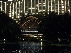 -三亚湾海居铂尔曼度假酒店