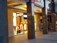 -ZARA(世贸天阶店)