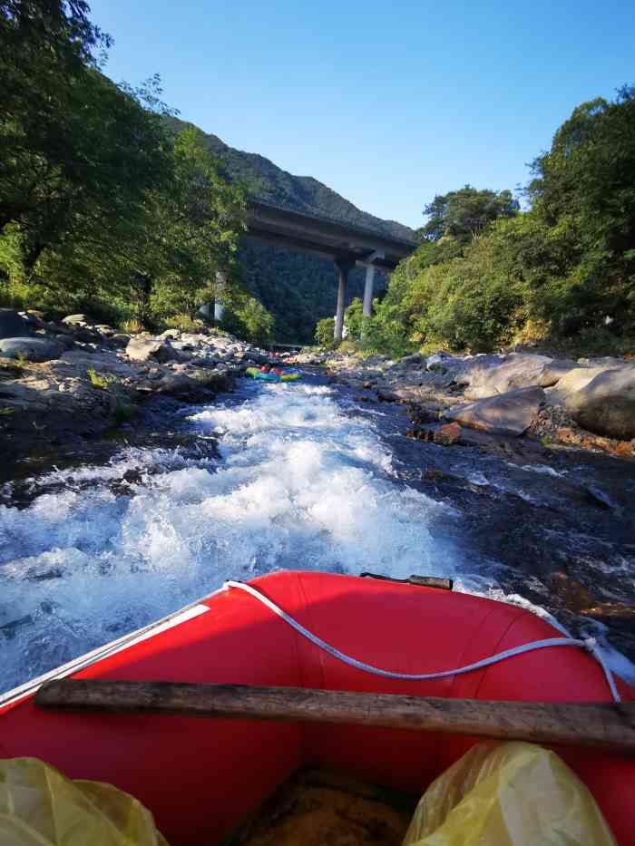 香溪漂流-"黄山下来,欣赏了黄山云海的壮观之后,带着.