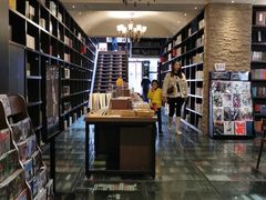 -钟书阁(松江泰晤士小镇店)