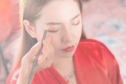 -现代经典婚纱摄影