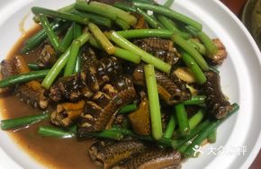 Stir-fried Eel with Garlic Shoots