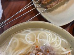 -亮亮面馆(经六路店)