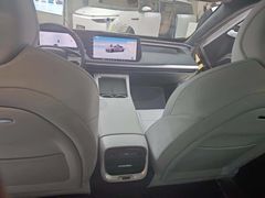 -小鹏汽车(上海静安大融城店)