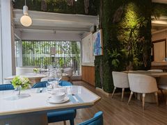 靠窗位-周三的情书花园餐厅(江北店)