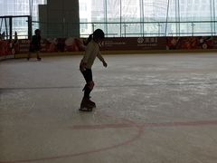 -冰纷万象滑冰场(二七万象城店)