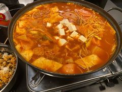 部队火锅-HONGA HONGA雄家(曹路店)