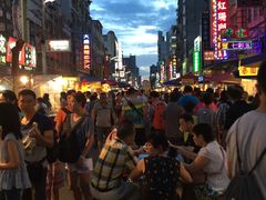 -六合夜市