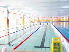 -极动室内恒温游泳馆
