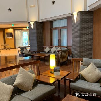 因为周围真没吃饭的地方