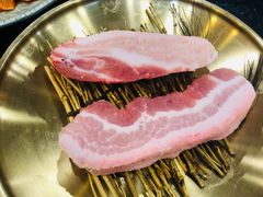 -臻牛烤肉
