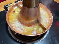 -果松木炭酸菜铜火锅·外婆参鸡汤