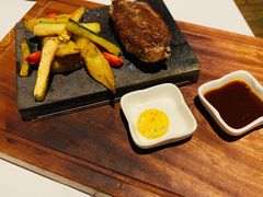-Erman岩烧牛排(虹桥南丰城店)