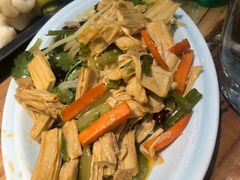 -山河屯铁锅炖(哈西站店)