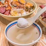 没有碰到他家的周二半价，于是点了他家的全家福卤肉饭