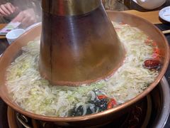 -果松木炭酸菜铜火锅·外婆参鸡汤