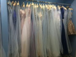-觅白婚纱礼服馆