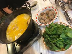 -鲜入围煮花胶鸡海鲜火锅