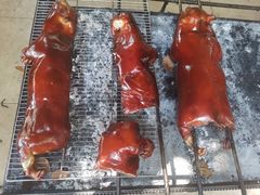 -黄记四更烤乳猪店