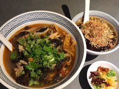 -粉吖吖·邵阳米粉(体育西路店)