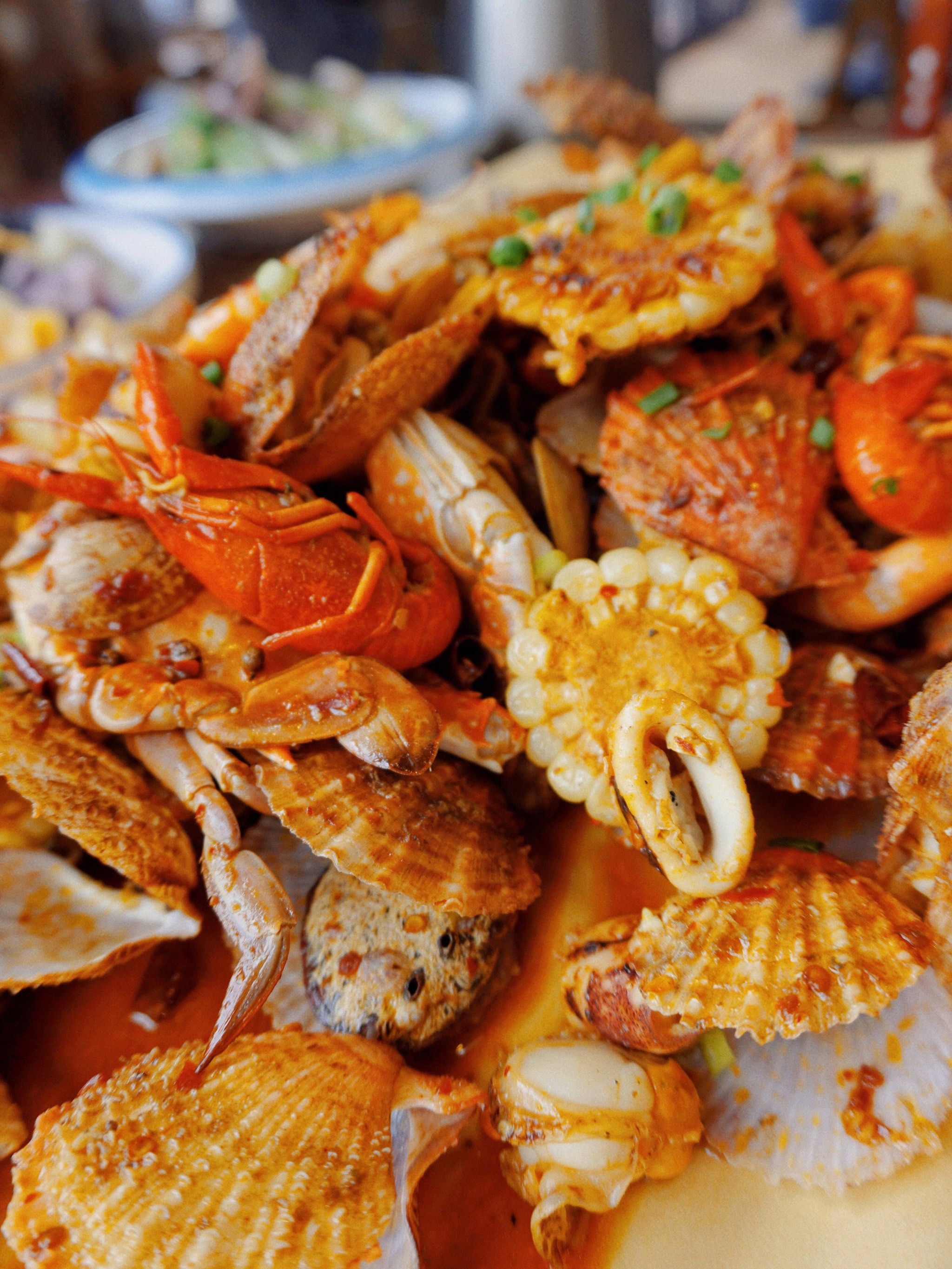 青岛土著也无法拒绝的海鲜大咖97用手抓!