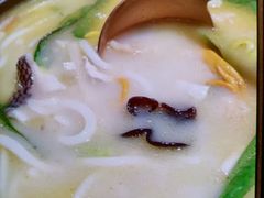 云南过桥米线-云海肴云南菜(曲江大悦城店)