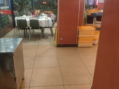 -刘姐啤酒鱼民族演艺餐厅(西街总店)