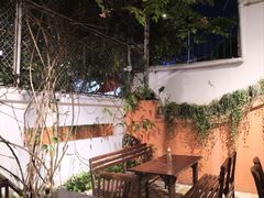 -Cuc Gach Quan Restaurant