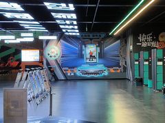 -极限PLAY运动娱乐新世界·团建派对潮玩休闲馆·室内蹦极高空游乐园