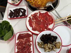-毛辣果·贵州红酸汤牛肉火锅(西单店)