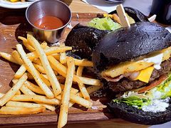 27&nbsp;牛肉汉堡-HELLO 27 意面·沙拉·帕尼尼