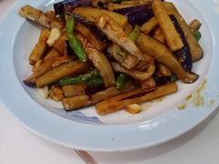 -阿瓦山寨·湘菜现炒·剁椒鱼头王(咸阳总店)