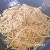 茭白可以和很多东西一起炒，好和谐的菜。