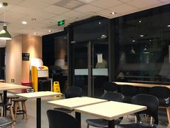 大堂-麦当劳(三亚凤凰机场店)